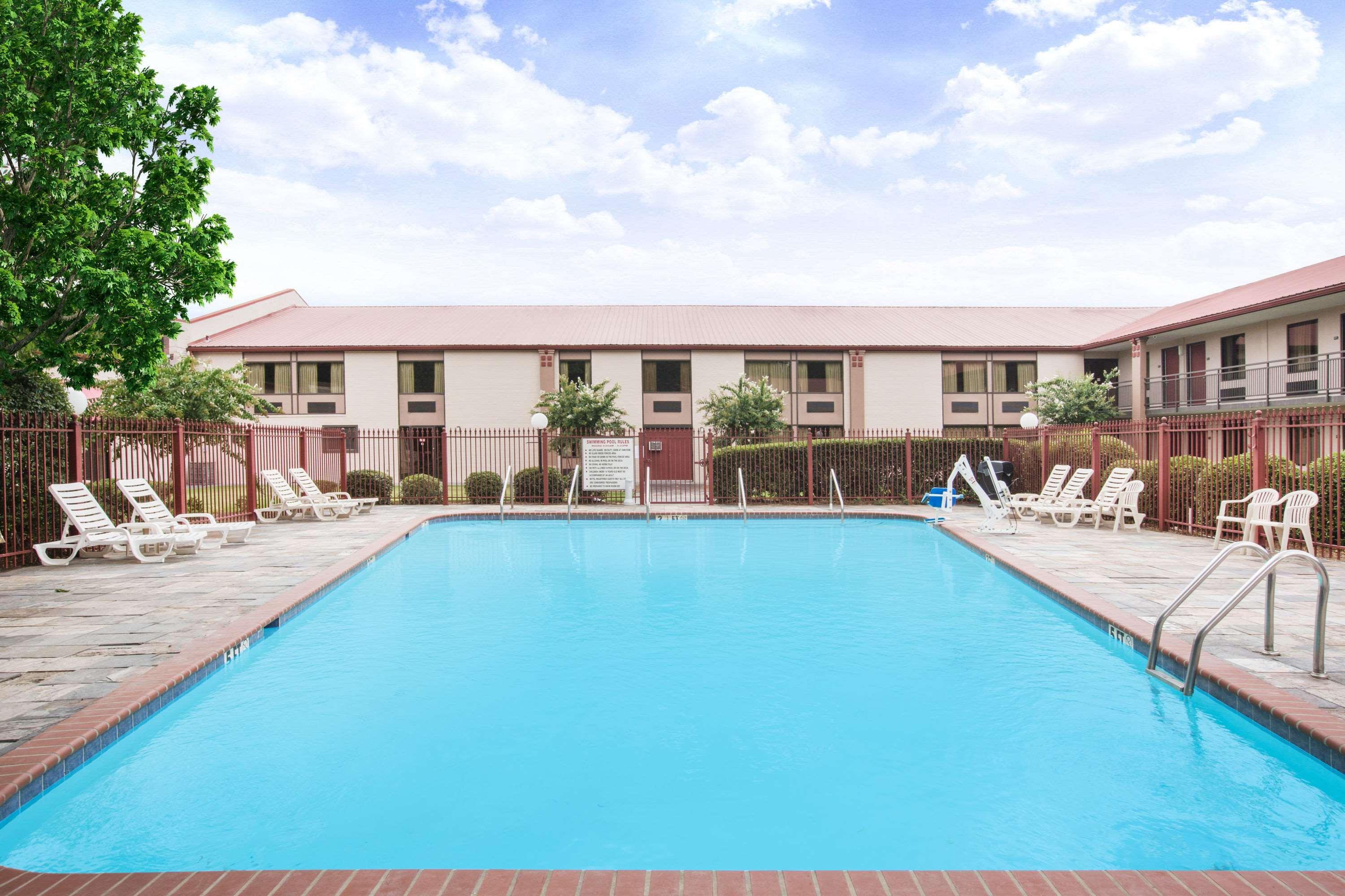 Super 8 By Wyndham Oxford Otel Dış mekan fotoğraf